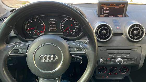 AUDI A1 1.4 TFSI ATTRACTION 16V 122CV GASOLINA 2P AUTOMÁTICO AUDI A1 1.4 TFSI ATTRACTION 16V 122CV GASOLINA 2P AUTOMÁTICO